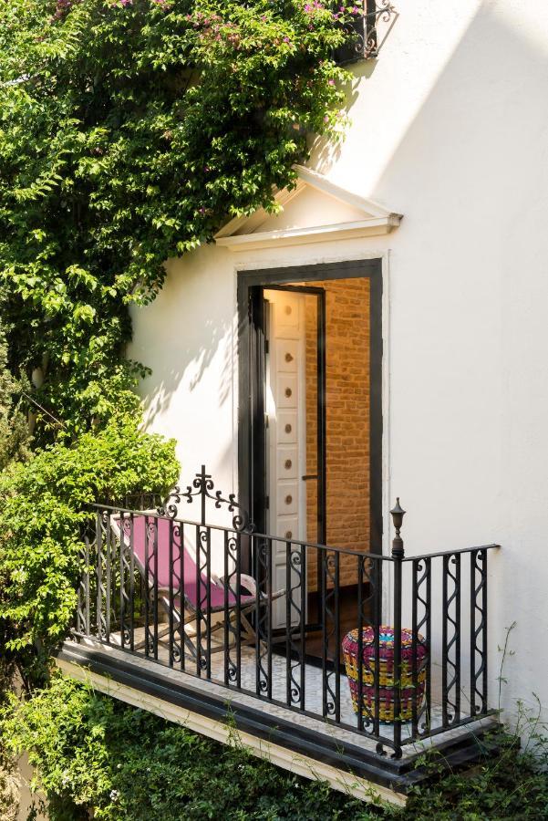 Bed and Breakfast Pájaro Rebelde Siviglia Esterno foto